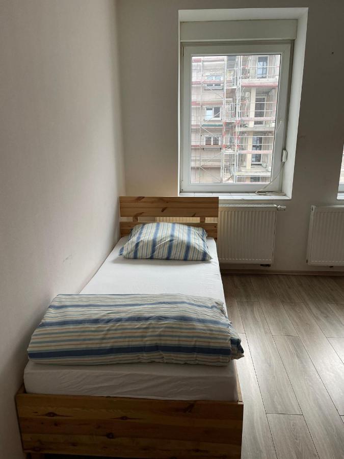 Monteur-Apartment Am Bahnhof Muhlheim am Main Exterior foto
